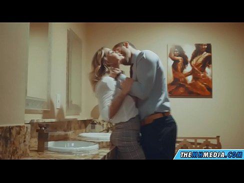 ❤️ Quand une blonde plantureuse vous séduit dans des toilettes publiques. ❌ Super porno at porn fr.amourpassionfever.ru ❌️❤